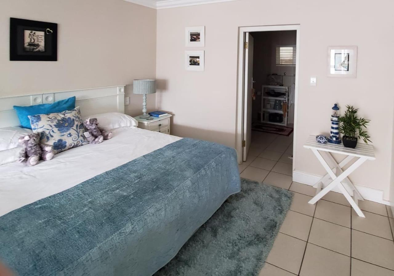 Gordon'S Beach Lodge Gordons Bay Exterior photo