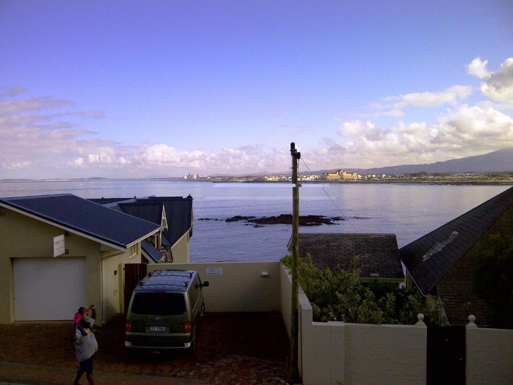 Gordon'S Beach Lodge Gordons Bay Exterior photo