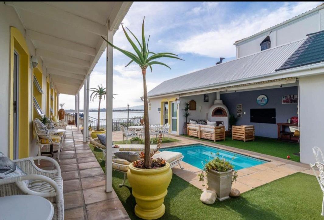 Gordon'S Beach Lodge Gordons Bay Exterior photo