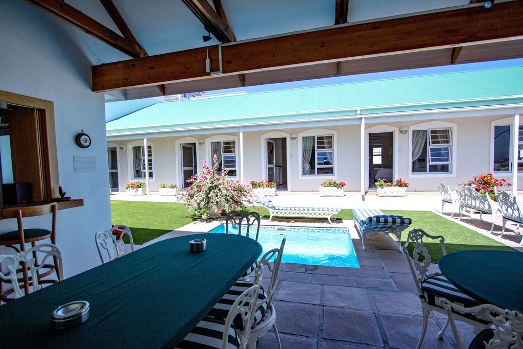 Gordon'S Beach Lodge Gordons Bay Exterior photo