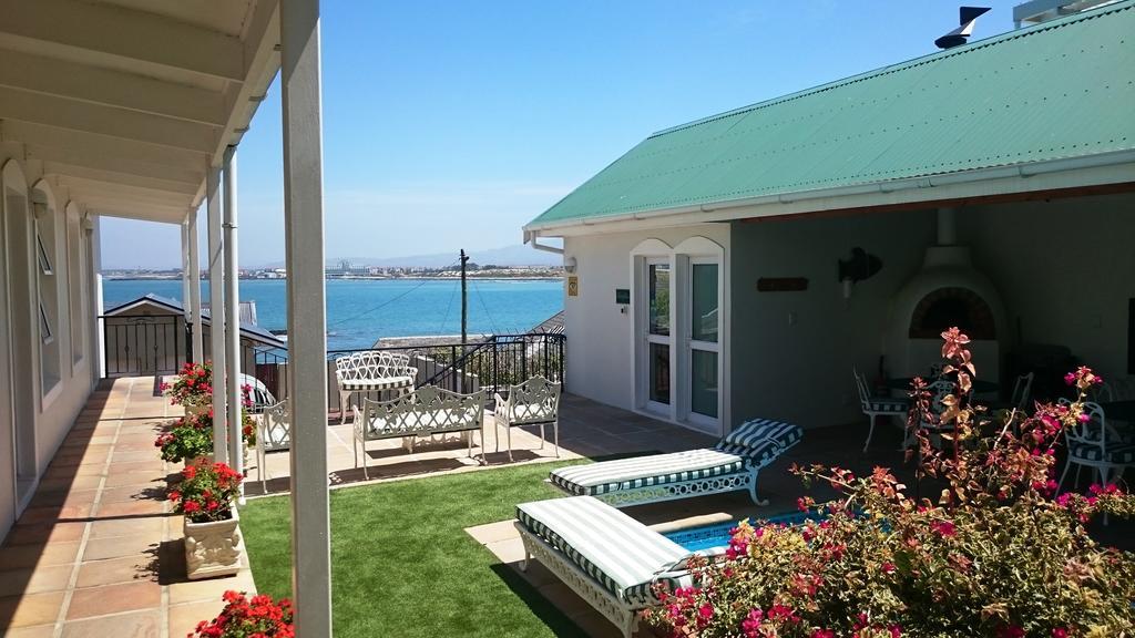 Gordon'S Beach Lodge Gordons Bay Exterior photo