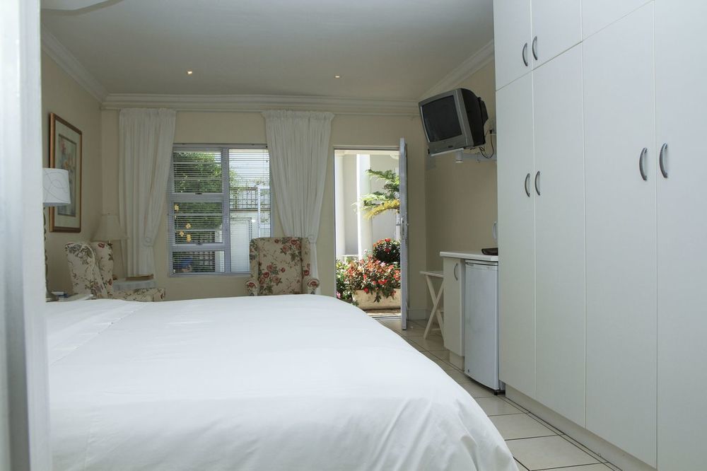 Gordon'S Beach Lodge Gordons Bay Exterior photo
